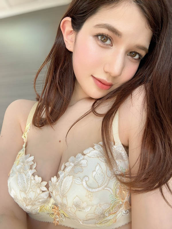 F奶混血女优《Lauren花恋》精选品番作品推荐介绍及预览-八凡集