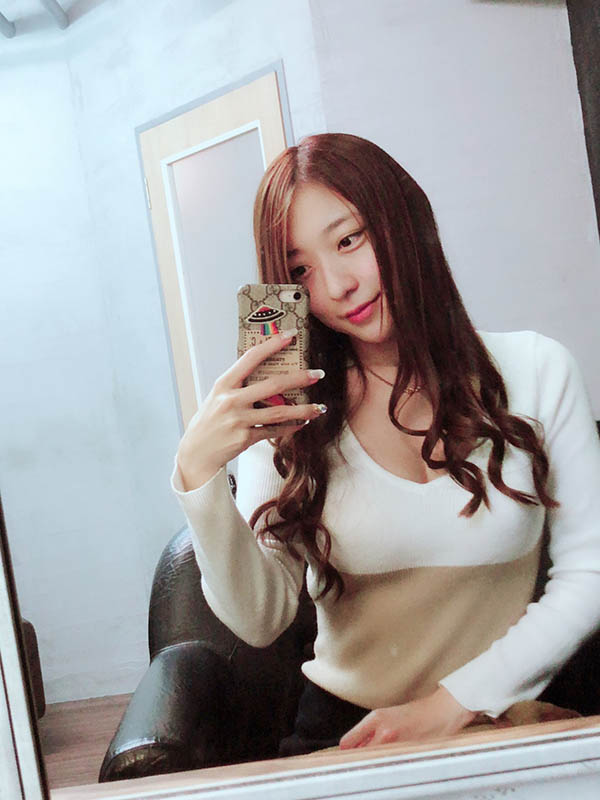 清纯美少女《雅彩加》精选作品推荐介绍及封面预览