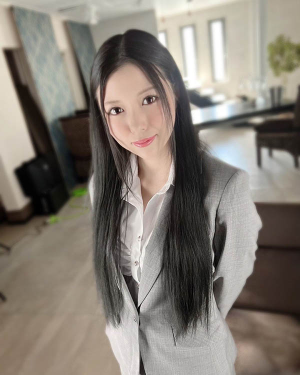 现役受付嬢「高坂妮娜」精选作品推荐介绍及封面预览